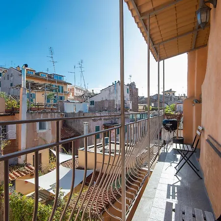 Apartment Panoramic Trastevere *